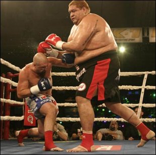 Kickboxer vs Sumoringer